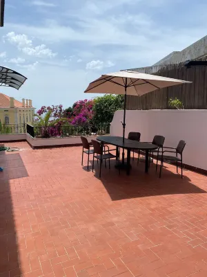 Beachfront T4 Holiday House Hotels in 