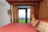 Traditional & spacious 2 bedroom cottage on the edge of the Lake District