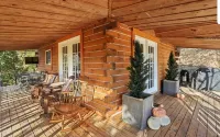 Picturesque 3-bedroom Cabin Hideaway in a wooded setting with a lake view!