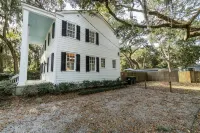 REDUCED RATES - 3 bed/ 2 -1/2 bath SOUTHERN CHARMER in the heart of Beaufort, SC Hotels in der Nähe von Spanish Moss Trail