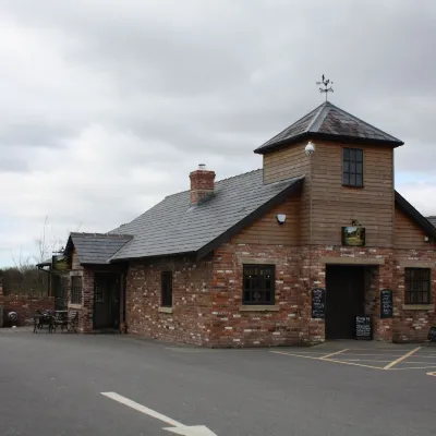 Charnock Farm Motel Hotels near Botany Bay