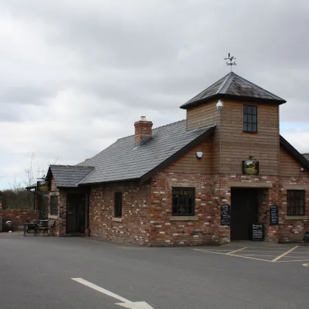 Charnock Farm Motel Отели рядом с достопримечательностью «Залив Ботани»