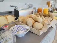 Penedo da Saudade Suites & Hostel - breakfast