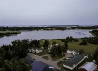 Briarwood Coastal Cottages & Lodge Hotels in Prince County