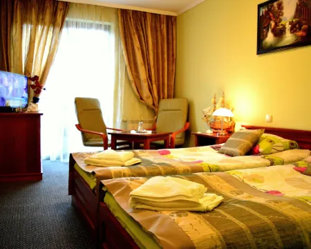 Hotel Spinaker โรงแรมในLeba