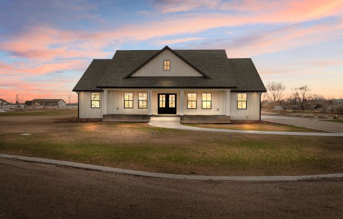 Hidden Treasure Retreat W/hot Tub & River Access 6 Bedroom Home