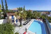 Vanas Apartments - Pools