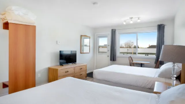 Homeport Motel فنادق في 