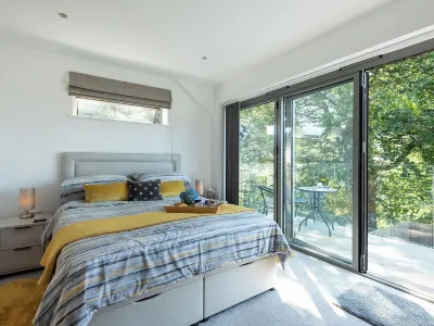 펜터 The White Cottage 주변 호텔