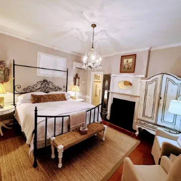 Bijou Boutique Inn