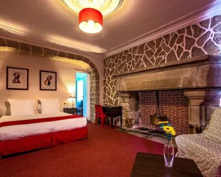 Logis- Auberge de Kerveoc'h Hotels in Douarnenez