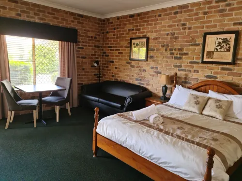 Country Gardens Motor Inn - breakfast