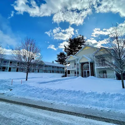 Golden Gables Inn Dazzler Select by Wyndham Hotels near Kahuna Laguna