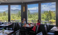 White Mountain Hotel and Resort