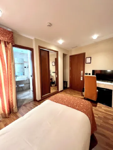 Carlos V Malaga Hotels near Picasso Museum