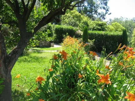 Mas de Vence - Hotel-Restaurant Отели рядом с достопримечательностью «Ô'Zen»