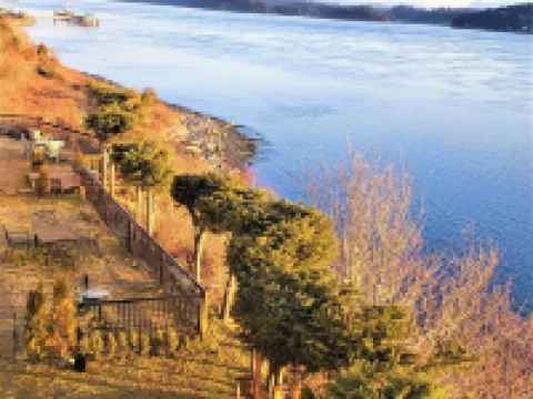 Above Tide Motel Hotels in Campbell River