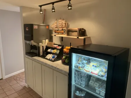 Riveredge Resort Hotel Отели в г. Клейтон