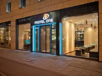 Motel One München-Westend Hôtels à proximité de : Île Prater