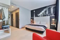 Hôtel des Lumières Lyon Meyzieu Arena Stadium Hotel a Jonage