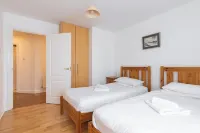 Ferncourt Hotels near مارلاي بارك