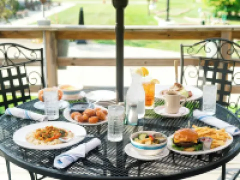 Brown County Inn Hotels in Nashville