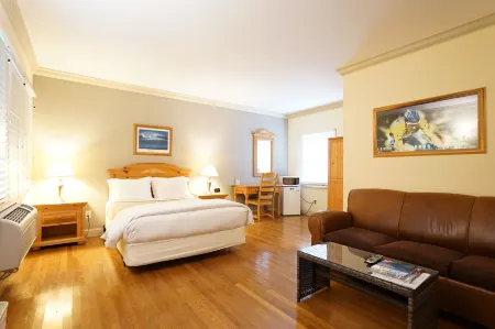 Southampton Long Island Hotel Отели в г. Такахо