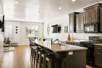 Latitude Adjustment Townhouse - balcony
