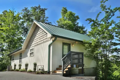 Pine Needles 6 - One Bedroom Chalet Hotels in Pigeon Forge