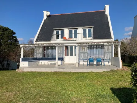 Atlantic Collection _ Treustel Beach Villa Отели в г. Иль-Тюди