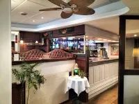 Logis Hotel Restaurant la Régence โรงแรมในแชร์บูร์ก
