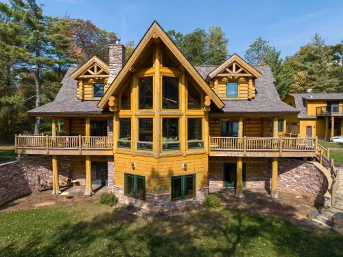Osprey Lake Cabin 4 Bedroom Home by RedAwning