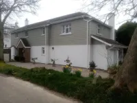 Rural Countryside Retreat. Hotels near Jersey Zoo