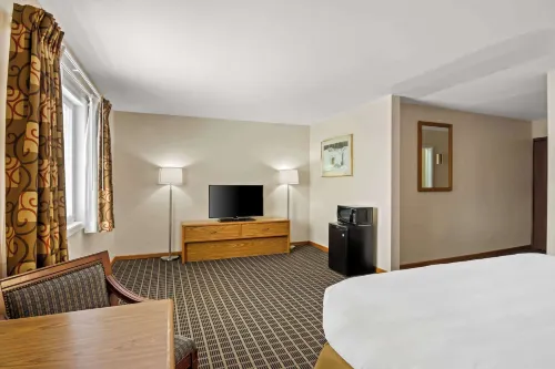 Econo Lodge Manistee Hotels in Manistee