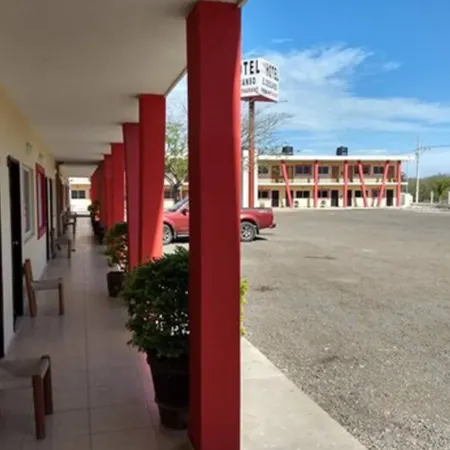 Hotel Descanso Inn