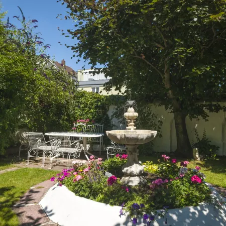 Hotel am Berg Отели рядом с достопримечательностью «Заксенхаузен»