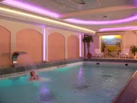 Vis á Vis Parkhotel - Pools