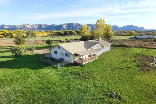 科爾特斯度假村帶辦公室和壯觀的山景