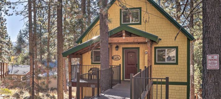 Close to Donner Lake and Skiing Truckee Getaway Hotels in Truckee