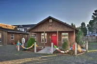 Coastal Retreat in Long Beach Walk to Attractions