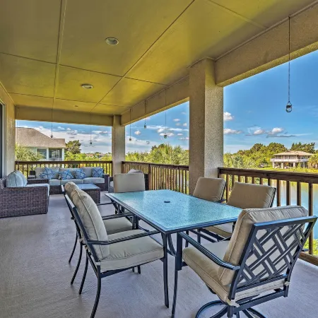 Bright Bayfront Home < 2 Mi to Hernando Beach!
