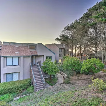 Less Than 1 Mi to Mussel Rock Park! Cliffside Pacifica Gem