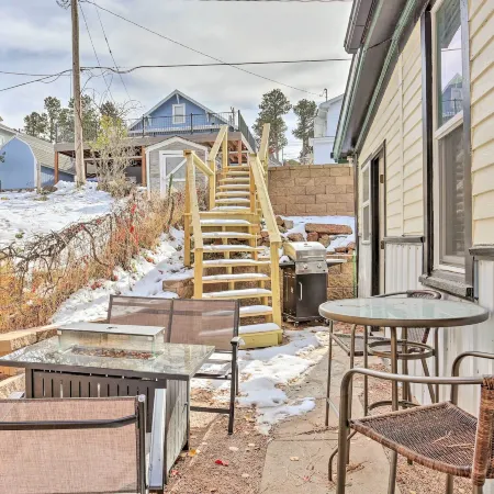 Mountain-View Lead Home w/ Patio + Fire Pit!