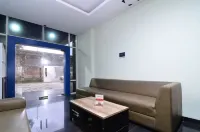 RedDoorz Near Museum Keraton Surakarta Hotels in Pasar Kliwon