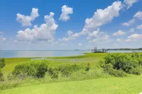 Waterfront Vacation Rental Home on Newport River! - Spa