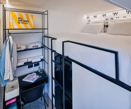 Wom Beach Pod Hotel Отели рядом со станцией Tel Aviv - University Train Station