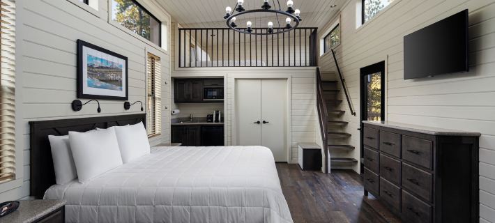Jellystone Park at Larkspur Hotels in Douglas County