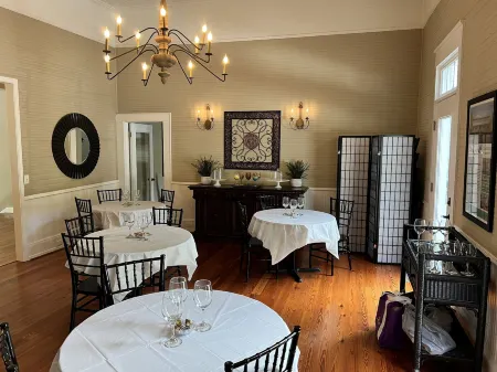 Liberty Hall Bed and Breakfast Отели в г. Андерсон