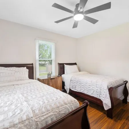 Mammoth Pond - Mammoth Cave Family Retreat - Playground Sleeps 6