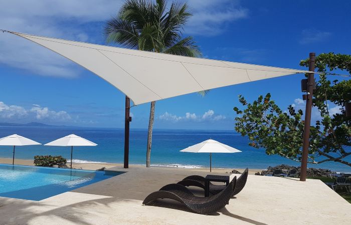 Infiniti Blu Luxury Ocean Front Condos
